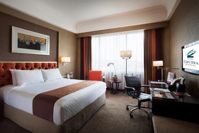 Hotel Ciputra Semarang Managed By Swiss-Belhotel International Room photo